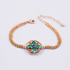 Arabesque Four Petal Flower Bracelet | Gold & Scarabaeus Green